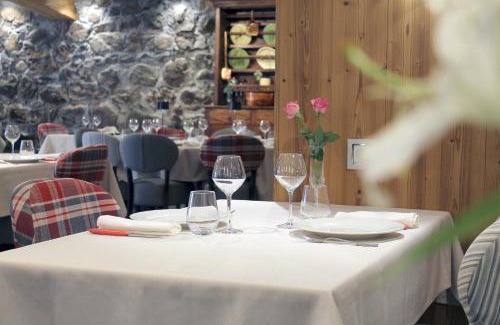 Valloire Hotel | Pet-Friendly Hôtel du Crêt Rond with Great Amenities