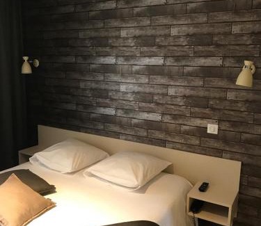 Charolles Hotel | Pet-Friendly Hôtel du Lion d'OR with Ocean View Amenities