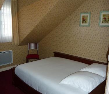 Cathedrale Hotel | Comfort at Hôtel Du Manoir: Wheelchair Accessible & Family-Friendly