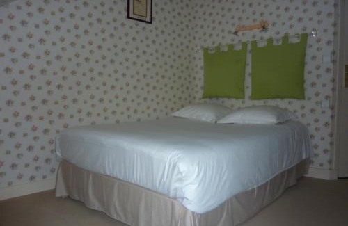 Cathedrale Hotel | Comfort at Hôtel Du Manoir: Wheelchair Accessible & Family-Friendly