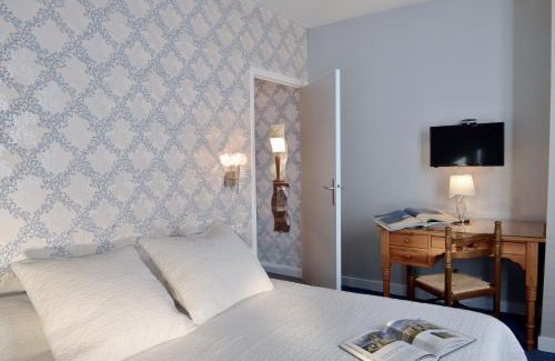 Cathedrale Hotel | Comfort at Hôtel Du Manoir: Wheelchair Accessible & Family-Friendly