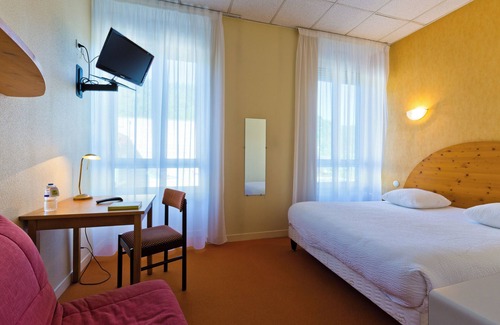 Mont-Dore Hotel | Guest Rated Hôtel du Parc: Family-Friendly with Dining Options