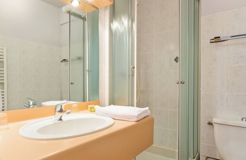 Mont-Dore Hotel | Guest Rated Hôtel du Parc: Family-Friendly with Dining Options