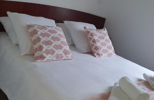 Salies-du-Salat Hotel | Hôtel du Parc: Pet-Friendly Retreat with Ocean Views