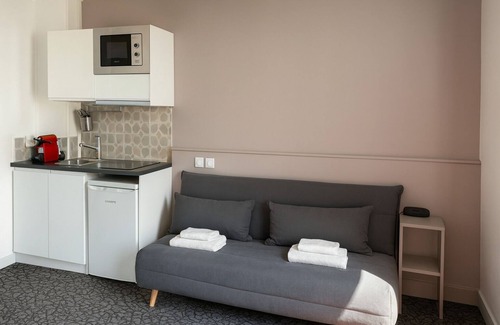 Parc-de-Montsouris Hotel | Comfortable Hôtel du Parc Montsouris with Family-Friendly Amenities