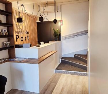 Saint-Martin-de-Re Hotel | Oceanfront Hôtel du Port with Hot Tub & Pet-Friendly Options