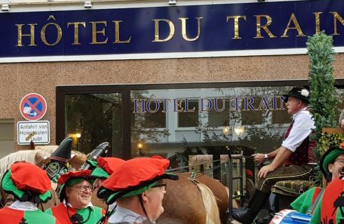 Hackenviertel Hotel | Discover Comfort at Hôtel du Train with Breakfast Included