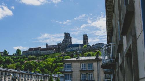 Laon Hotel | Pet-Friendly Hôtel du Tramway with Top Guest Ratings