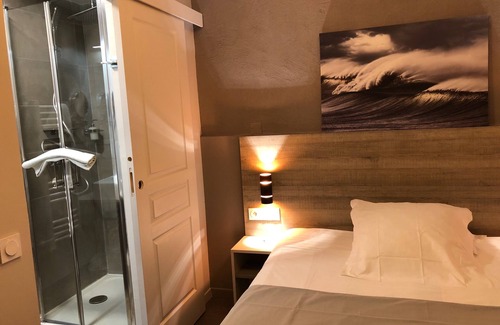 Tarascon Hotel | Family-Friendly Hôtel du Viaduc with Pool & Restaurant