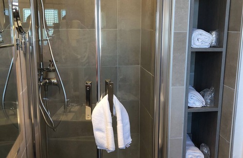 Tarascon Hotel | Family-Friendly Hôtel du Viaduc with Pool & Restaurant