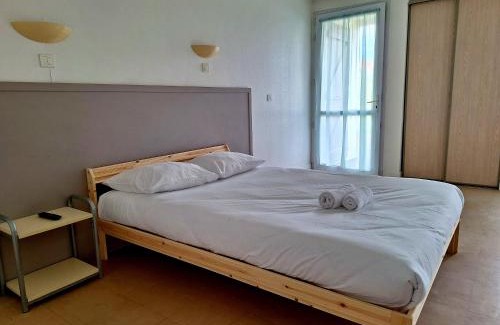 Egletons Hotel | Relax at Hôtel VVF Eden Lake with Pool and Pet-Friendly Rooms