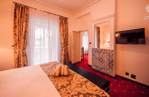 El Mouradia Hotel | Relax at Hôtel El Djazair with Pool and Spa Amenities