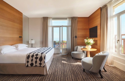 Neuvecelle Hotel | Discover Hôtel Ermitage: Pool, Spa & Ocean Views Await
