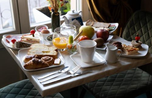 Nouvelle Ville Hotel | Explore Hôtel Escurial - Centre Gare: Family-Friendly Stay