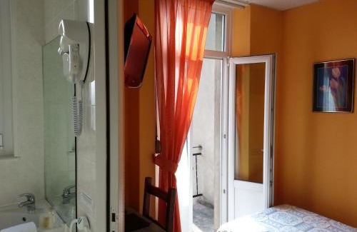 Nouvelle Ville Hotel | Explore Hôtel Escurial - Centre Gare: Family-Friendly Stay