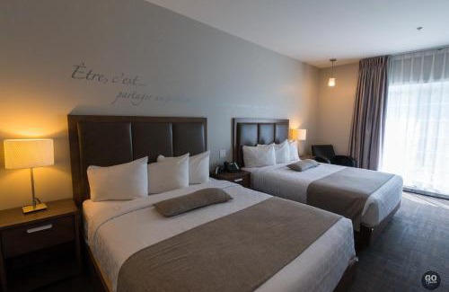 Pointe-au-Pic Hotel | Enchanting Hôtel Le Petit Manoir du Casino with Ocean Views