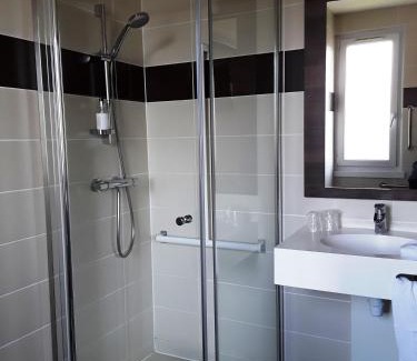 Evian-les-Bains Hotel | Child-Friendly Hôtel Evian Express: 9/10 Guest Rated Stay
