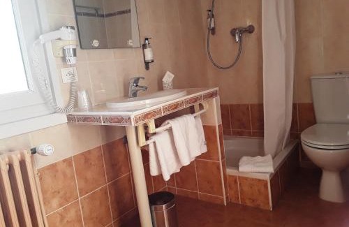 Evian-les-Bains Hotel | Child-Friendly Hôtel Evian Express: 9/10 Guest Rated Stay
