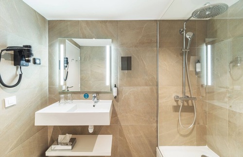 Saint-Denis Hotel | Experience Comfort at Hôtel Exsel Créolia with Pool & Spa