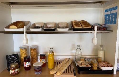 Verdun Hotel | Pet-Friendly Hôtel F1 Verdun with Breakfast & Kitchen Access