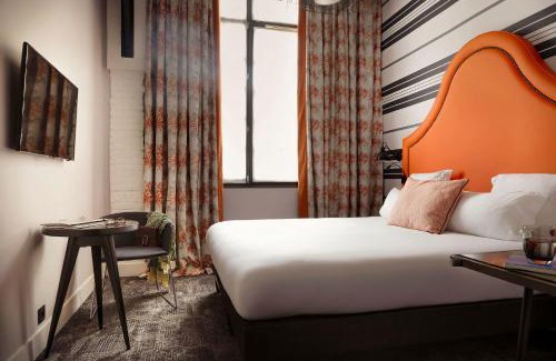 Quartier Saint-Ambroise Hotel | Discover Hôtel Fabric: 4-Star Stay with Spa & Dining