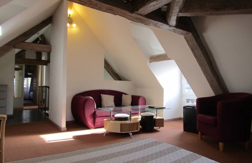 Serres Hotel | Guest Favorite: Hôtel Fifi Moulin with Family-Friendly Dining