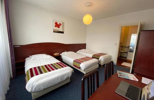 Morlaix Hotel | Discover Hôtel Fontaine Morlaix with Breakfast & Accessibility