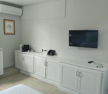 Le Francois Hotel | Discover Oceanfront Comfort at Hôtel Frégate Bleue