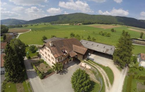 Courcelon Bed & Breakfast | Discover Hôtel-Gîte rural: Pet-Friendly & Near Delémont