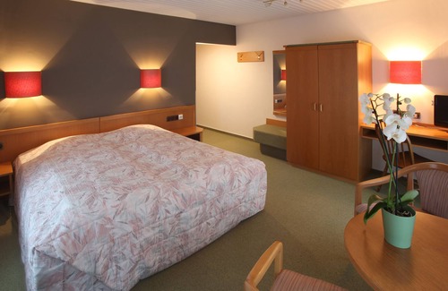 Steinheim Hotel | Discover Hôtel Gruber: A 4-Star Family-Friendly Retreat