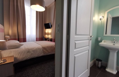 Cognac Hotel | Explore Hôtel Héritage Cognac Centre with Eco-Friendly Amenities