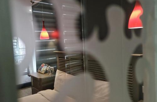 Nerac Hotel | Welcoming Hôtel Henri IV: Pet-Friendly with Pool & Breakfast