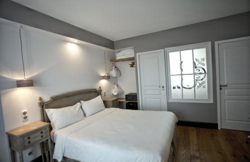Nerac Hotel | Welcoming Hôtel Henri IV: Pet-Friendly with Pool & Breakfast