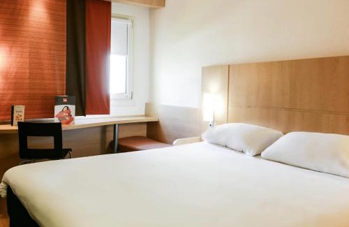 Nevers Hotel | Pet-Friendly Hôtel Ibis Nevers with Breakfast Included