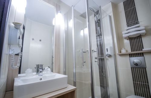 Valframbert Hotel | Comfortable Hôtel Inn Design Alencon with Restaurant & Spa