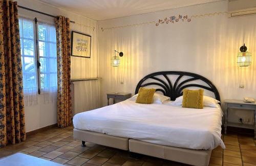 Sainte-Maxime Hotel | Discover Hôtel Jas Neuf: Oceanfront Retreat with Pool