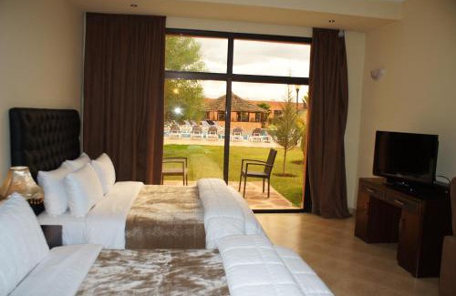 Oulad Yaich Hotel | Relax at Hôtel Jnane Ain Asserdoune with Pool & Spa