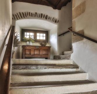Uzerche Hotel | Discover Hôtel Joyet de Maubec: Pet-Friendly Retreat with Spa