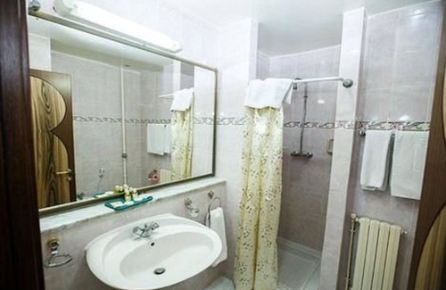 Boussaada Hotel | Hôtel Kerdada: Eco-Friendly Retreat with Pool & Restaurant
