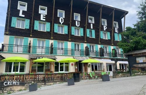 Le Sauze Hotel | Oceanfront Escape at Hôtel l'Équipe with Family-Friendly Perks