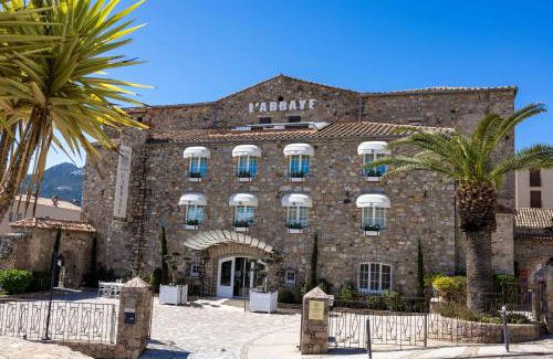 Calvi Hotel | Oceanfront Getaway at Hôtel L'Abbaye - 4-Star Comfort