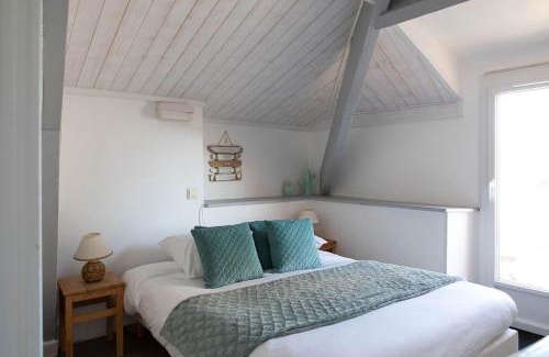 Le Pouliguen Hotel | Oceanfront Retreat at Hôtel L'albatros - Guest Rated 8.2/10