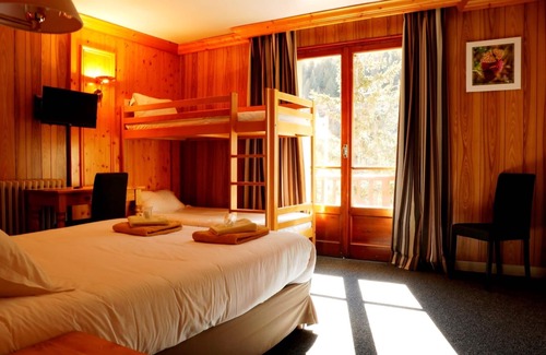 Val Cenis Hotel | Relax at Hôtel l'Alpazur: Pool, Spa & Family-Friendly Fun