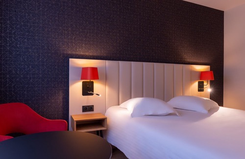 Downtown Hotel | Elegant Hôtel l'Amirauté: Guest Rated 9/10 with Spa Access