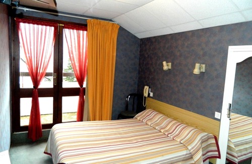 Thiezac Hotel | Experience Comfort at Logis Hôtel l'Elancèze – Rated 9/10