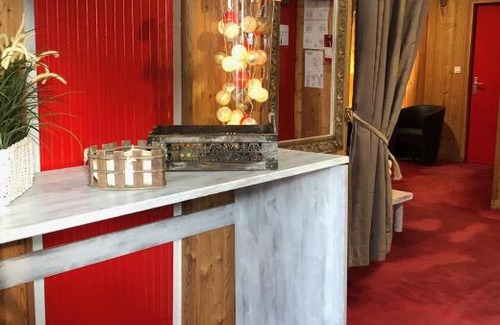 Les Orres Hotel | Discover Hôtel L'Escale Blanche: Family-Friendly Comfort