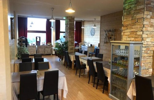 Les Orres Hotel | Discover Hôtel L'Escale Blanche: Family-Friendly Comfort