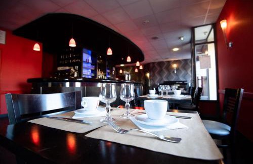 Vitre Hotel | Family-Friendly Hôtel L'Espérance Vitré with On-Site Dining