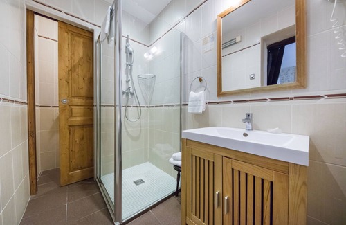 Grignan Hotel | Explore Hôtel L'instant Sévigné with Spa & Family Amenities