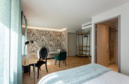 Savigny-les-Beaune Hotel | Discover Hôtel L'Ouvrée: Spa, Dining & Top-Rated Service